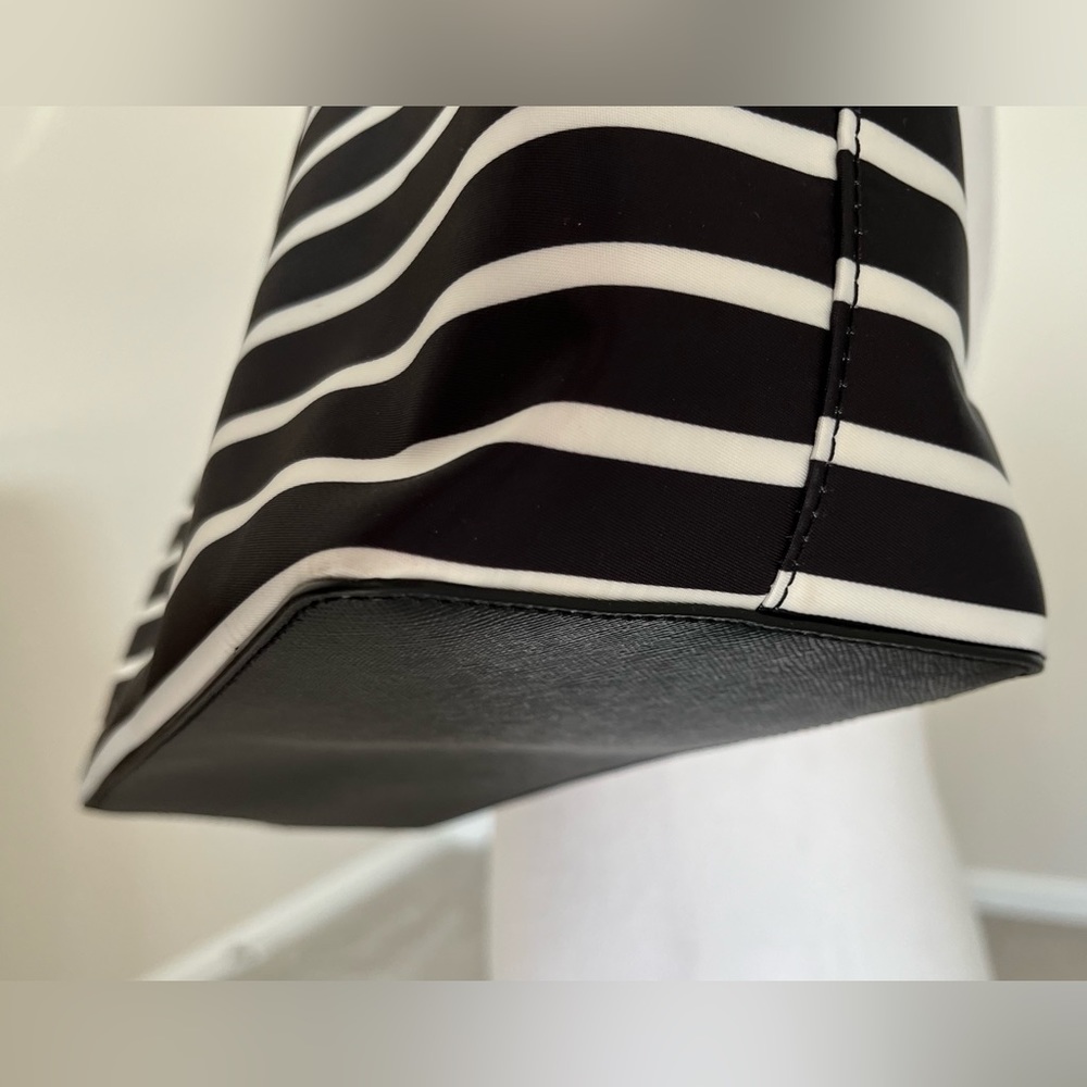 EUC Kate Spade Black and White Nylon Tote. - Picture 5 of 15